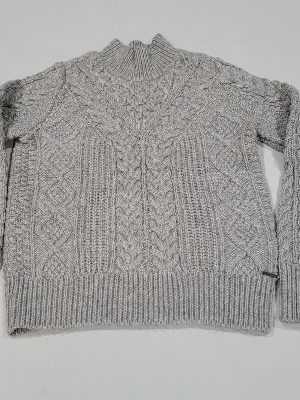 Abercrombie & Fitch Light Gray Cableknit Sweater